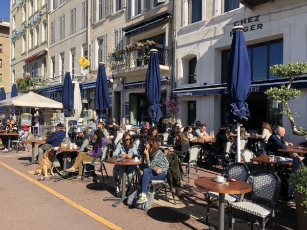 terrasse-resto-vieux-port