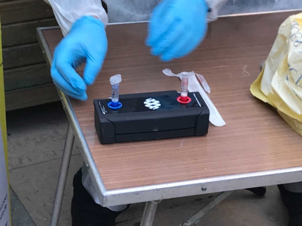 test-covid-marin-pompier-eau-use