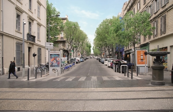 tramway-belle-de-mai-boulevard-national-avant