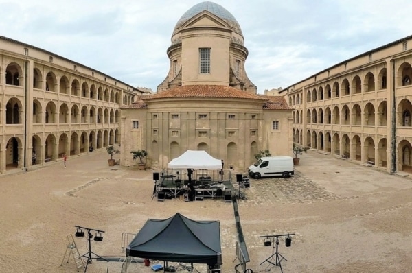 vieille-charite-scene-panier-concert-1
