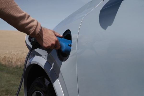 volvo-voiture-electrique-recharge