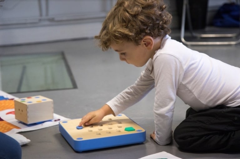 Colori, la méthode sans écran pour apprendre à coder dès le plus jeune âge