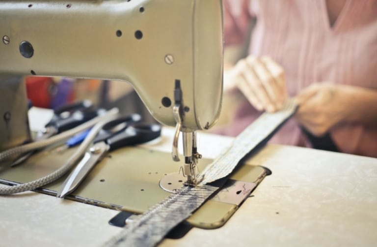 Fabriquer en France réduirait de moitié l’empreinte carbone du textile