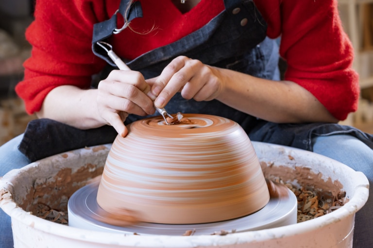 Oustao, la plateforme en ligne qui met en lumière le savoir-faire des artisans locaux