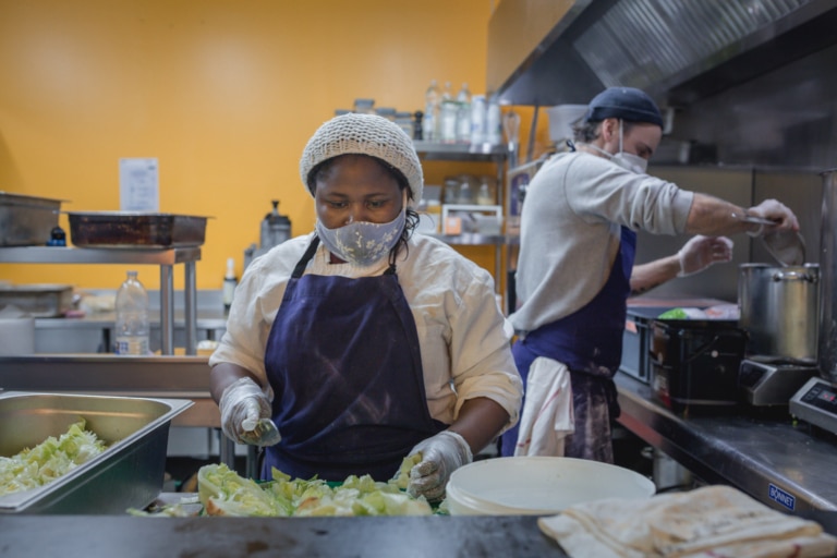 Refugee Food : 10 cuisiniers réfugiés aux fourneaux de restaurants marseillais en juin