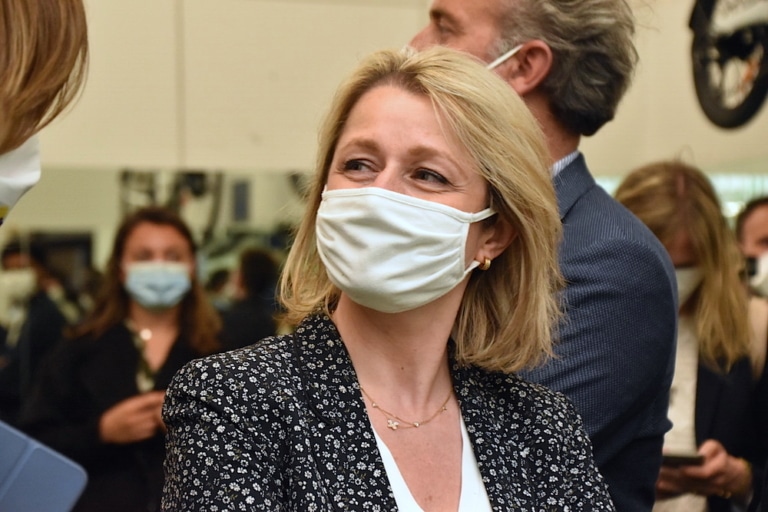 En visite à Marseille, la ministre de la Transition écologique défend la création des ZFE