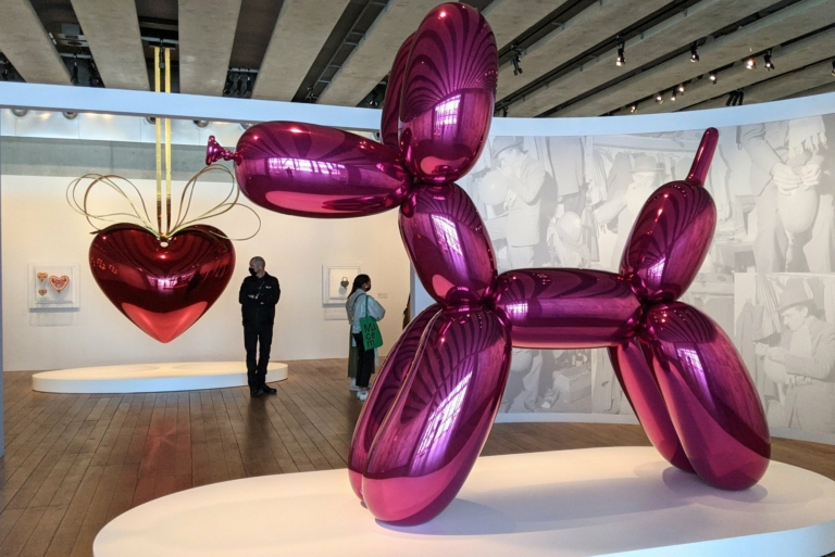 Vidéo : L&rsquo;exposition de Jeff Koons au Mucem se dévoile en images