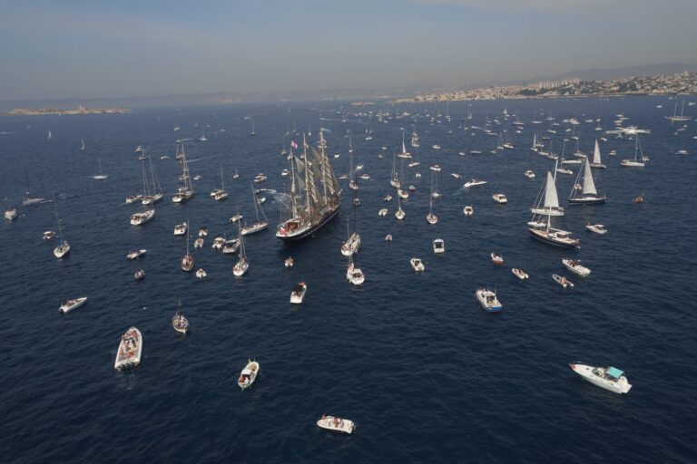 parade maritime
