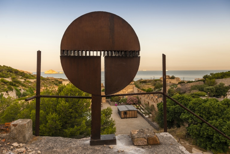À la friche de l&rsquo;Escalette, une exposition à ciel ouvert aux portes des Calanques