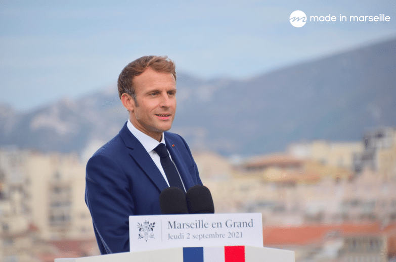 Emmanuel Macron dans les Jardins du Pharo, lors de la présentation de "Marseille en Grand", le 1er septembre 2021. © N.K.
