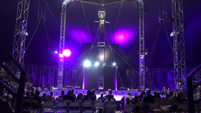 Vidéo | Sous le chapiteau du cirque sans animaux installé à Marseille