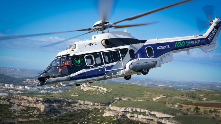 Le premier hélicoptère au monde volant avec 100% de biocarburant a décollé de Marignane hier