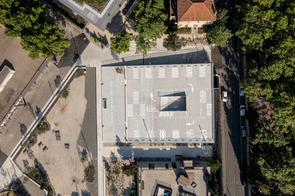 parking du pôle Friche la Belle de Mai à marseille par Kristelle FILOTICO