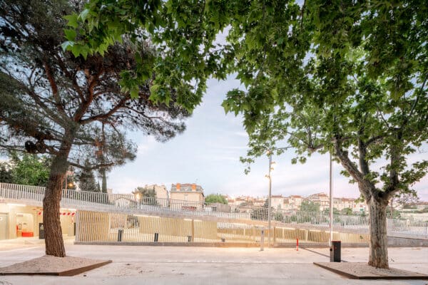 parking du pôle Friche la Belle de Mai à marseille par Kristelle FILOTICO