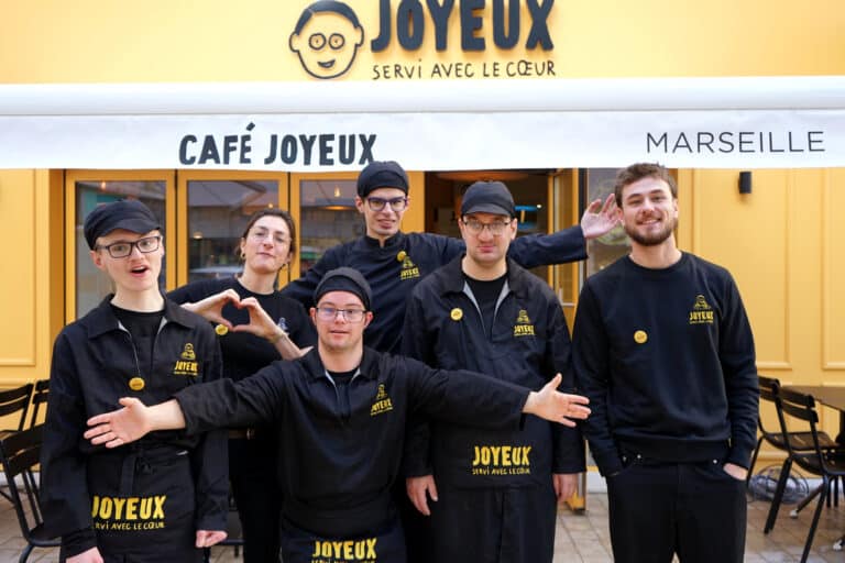 Le restaurant inclusif Café Joyeux a ouvert ses portes dans le centre de Marseille