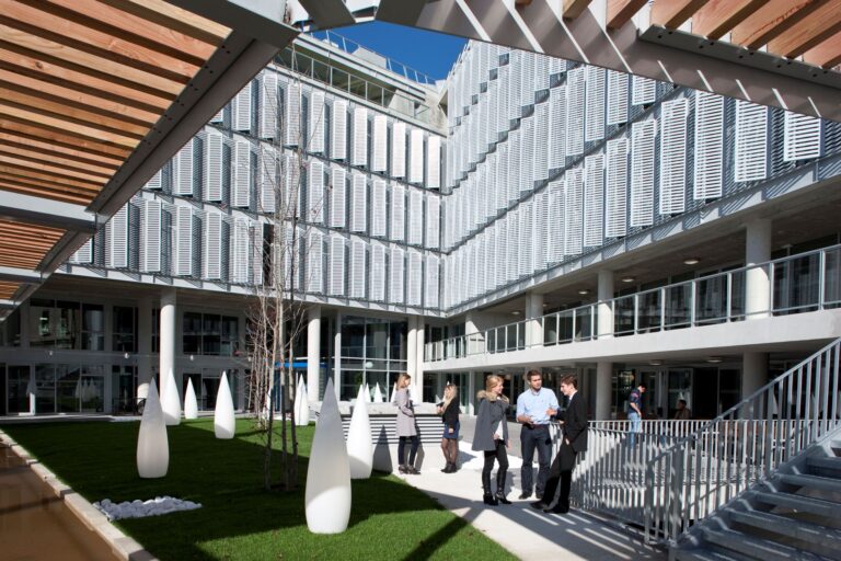 Pour ses 50 ans, l&rsquo;école de commerce EMD veut monter en grade en misant sur la recherche