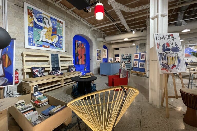 Le passage des Folies Bergères accueille la galerie évolutive « Ici ou là »