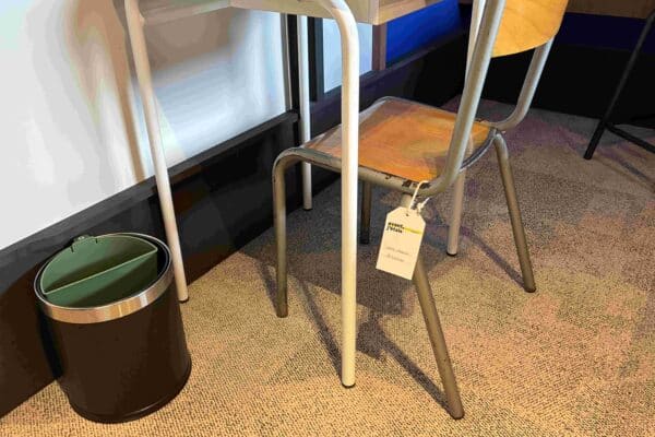 Greet_hotel_chaise_recyclée