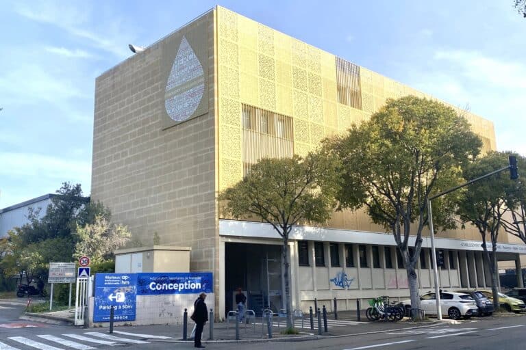 À Marseille, les eaux de dialyse bientôt réutilisées pour arroser ou nettoyer les rues ?
