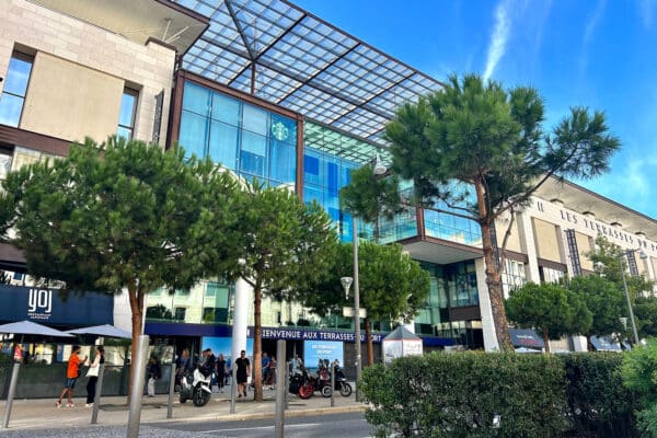 terrasses-du-port-centre-commercial