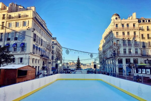 Patinoire éphémère sur la Canebière