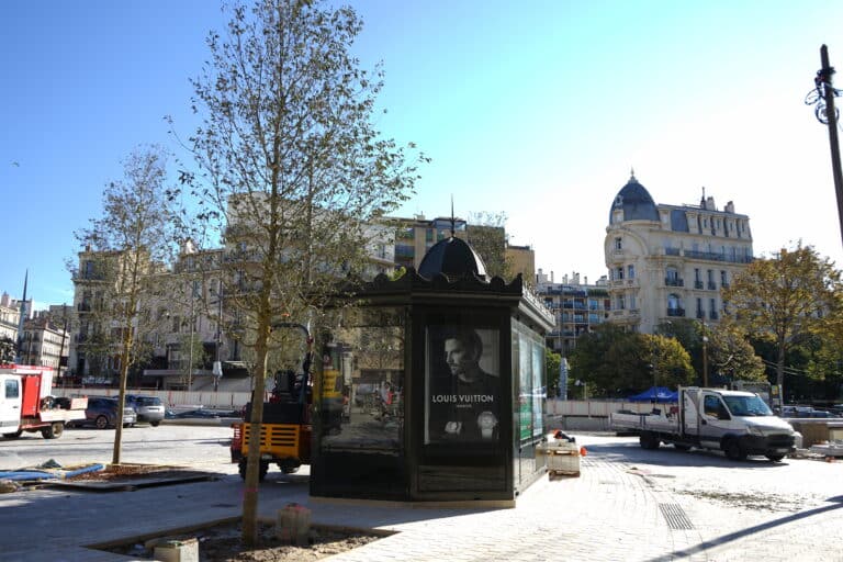 Épicerie bio, fleuriste… la reconversion des kiosques à journaux se poursuit à Marseille