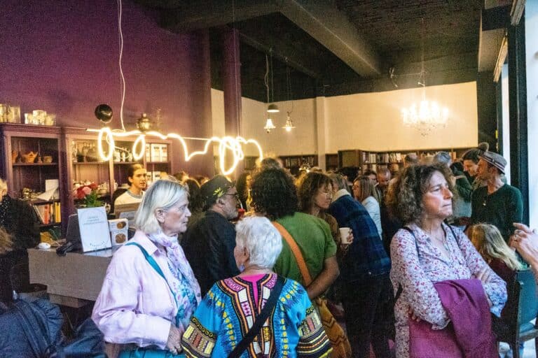 La grande librairie internationale fait carton plein à Belsunce pour son inauguration