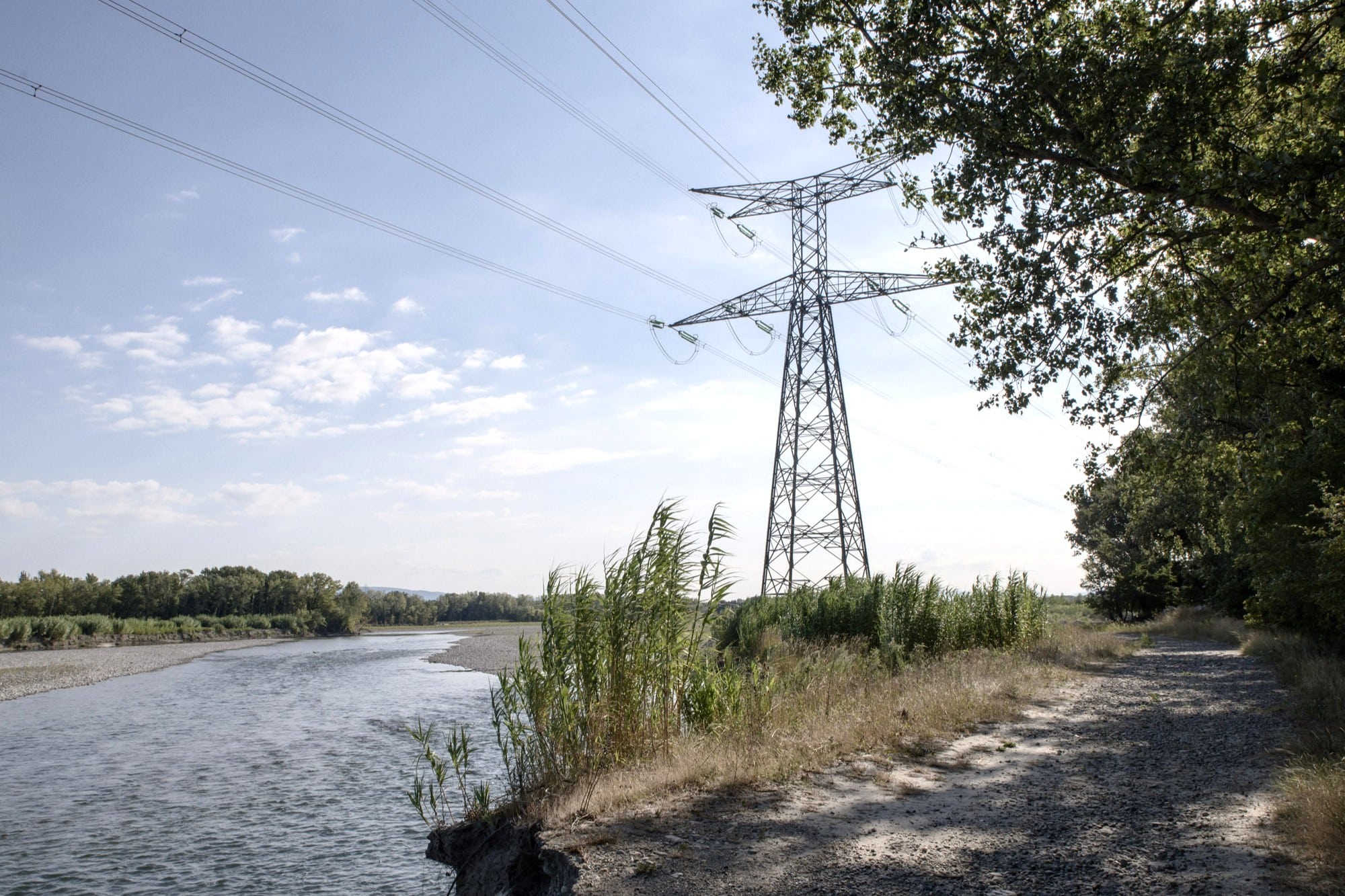 ligne aérienne haute tension vers fos