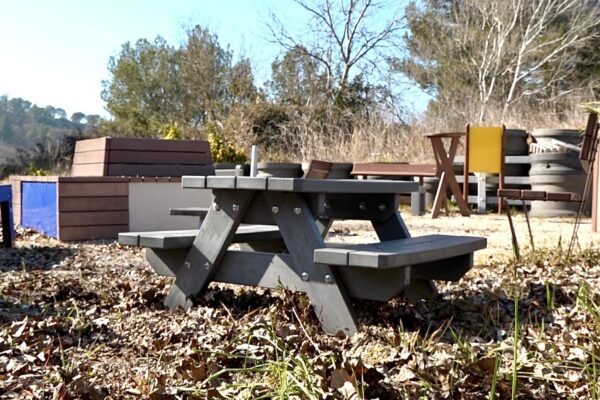 MP INDUSTRIES, Mobilier urbain