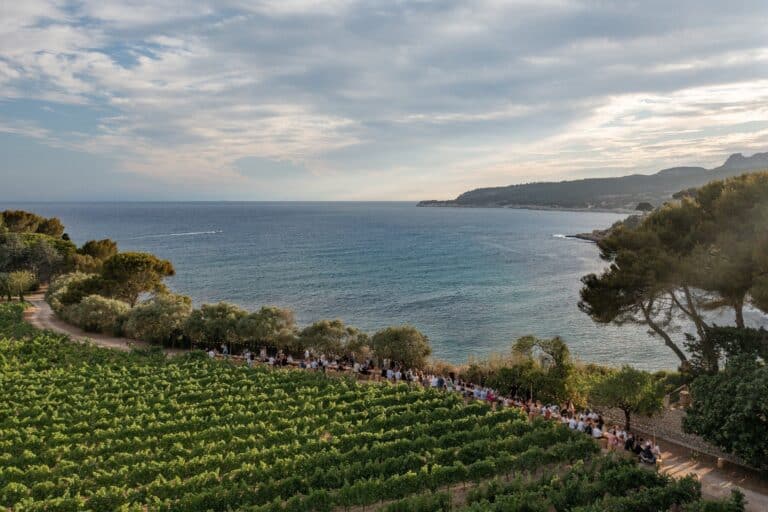 Dîners insolites : des repas gastronomiques dans des lieux inattendus de Provence cet été