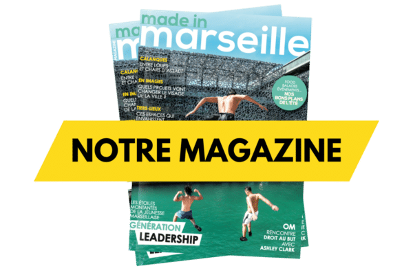 Mockup magazine DESKTOP – détouré