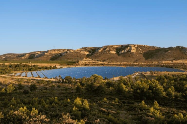 Une grande centrale photovoltaïque inaugurée à Eyguières