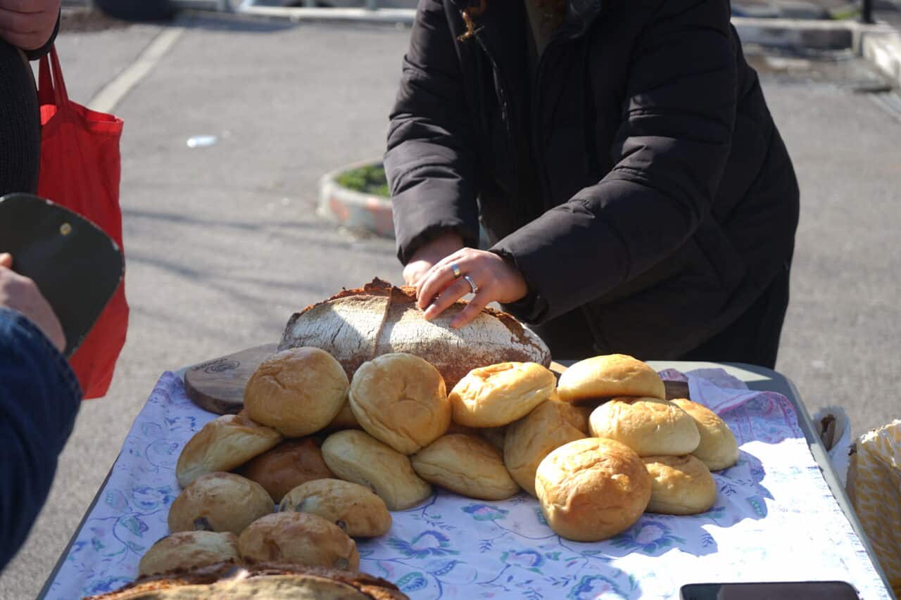 La Viste, Au march&eacute; solidaire de la Viste, les paysans bio r&eacute;galent les quartiers Nord, Made in Marseille