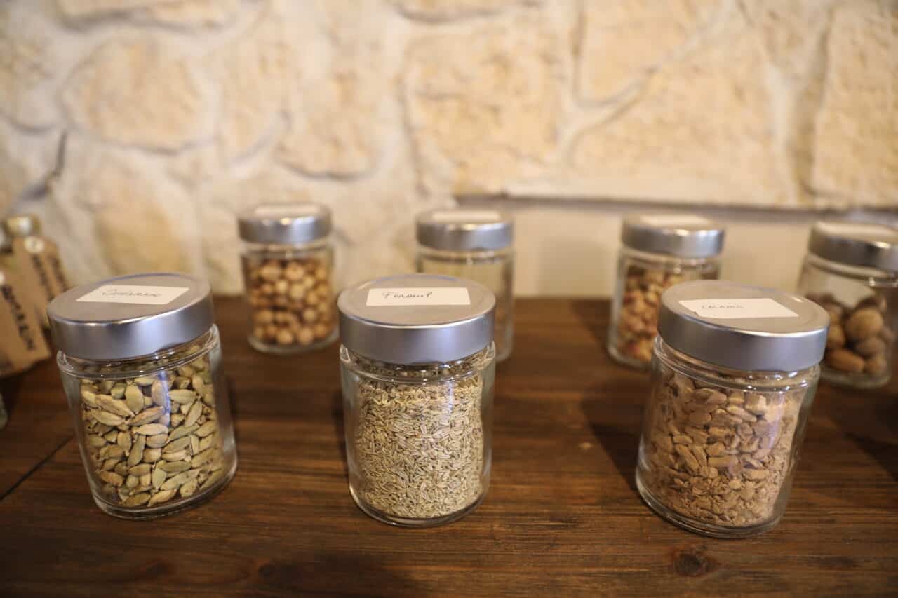 pastis, Mus&eacute;e, boutique, ateliers… Ferroni ouvre un nouveau lieu d&eacute;di&eacute; au pastis au c&oelig;ur du Panier, Made in Marseille