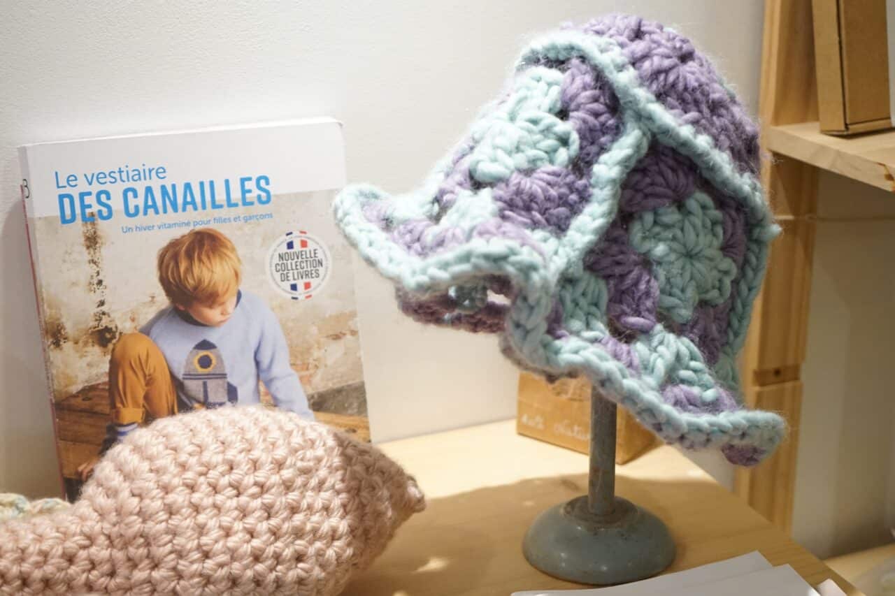 tricot, Aux abords du cours Julien, un caf&eacute; aiguille les amateurs de tricot et de crochet, Made in Marseille