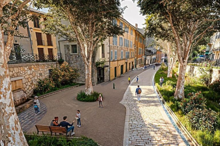 La végétalisation du cours Sextius et l’aménagement du jardin des Thermes en chantier à Aix