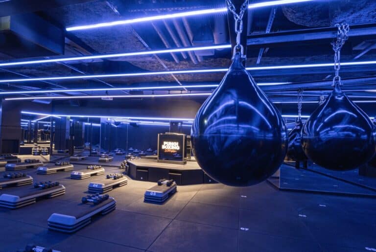 le sport dans le noir se muscle à Marseille