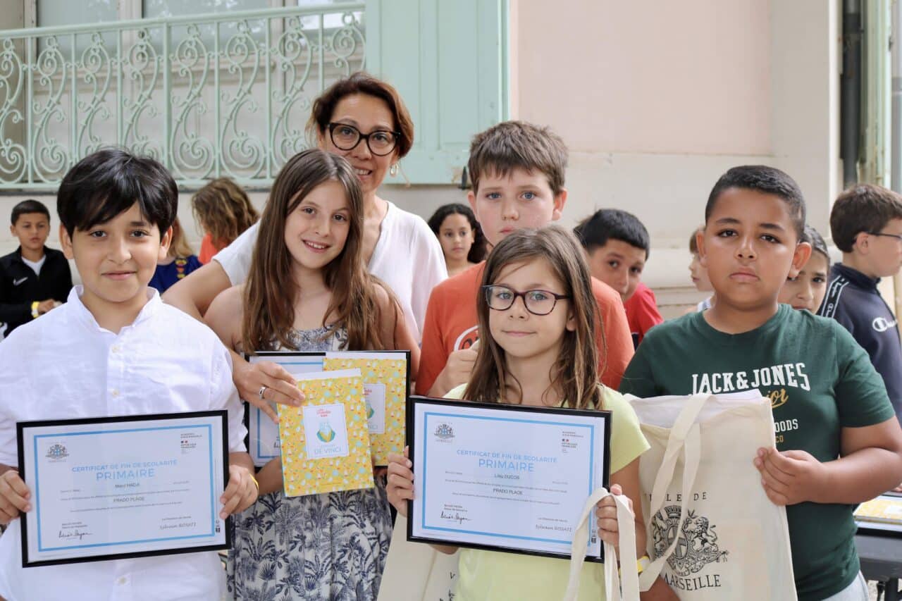 CM2, 9 000 &eacute;l&egrave;ves de CM2 &agrave; Marseille vont recevoir leur dipl&ocirc;me de fin d&rsquo;ann&eacute;e, Made in Marseille