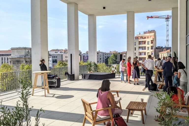 À la Porte d&rsquo;Aix, l&rsquo;immeuble Newton Saint-Charles ouvre ses portes aux entreprises et étudiants
