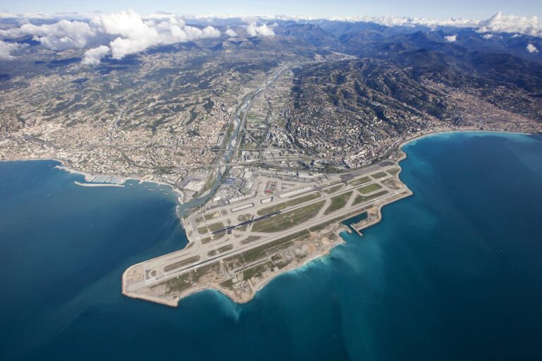 À Nice, les eaux usées des toilettes vont servir à chauffer et climatiser tout un quartier