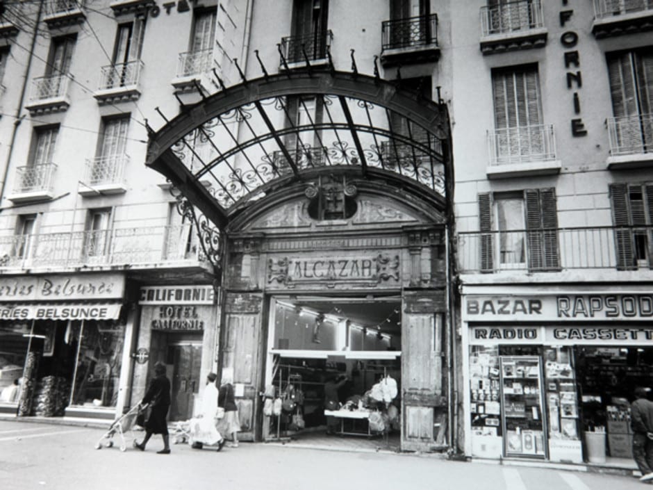 Plongez dans l&rsquo;histoire tumultueuse de l&rsquo;Alcazar, ancienne salle de spectacle