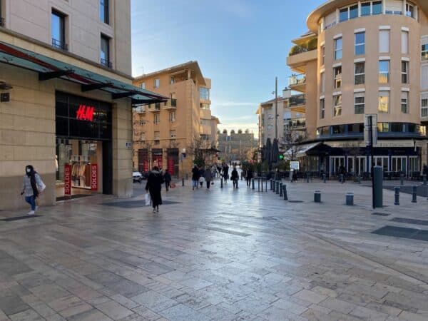allees-provençales-place-aix-maroine-jit