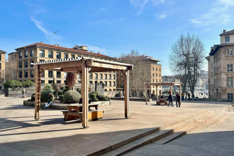 Marseille veut embellir ses espaces publics avec du mobilier urbain amovible