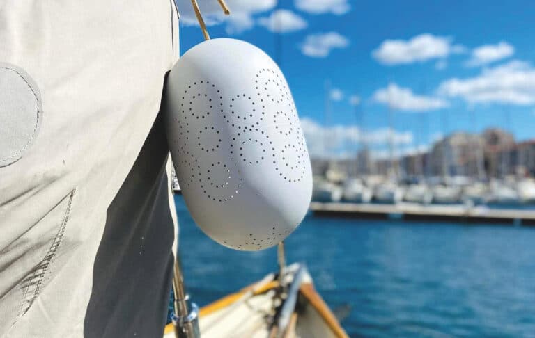 Sacs, lampes, bijoux… les créateurs marseillais offrent une seconde vie au plastique