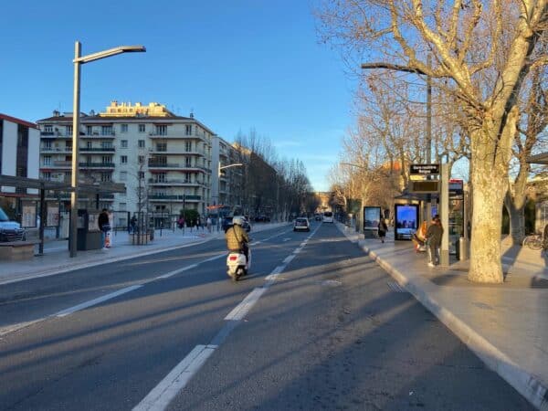 avenue-belges-bus-aix-maroine-jit
