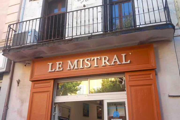 Retour de Plus belle la vie : le premier épisode diffusé au bar Le Mistral à Allauch