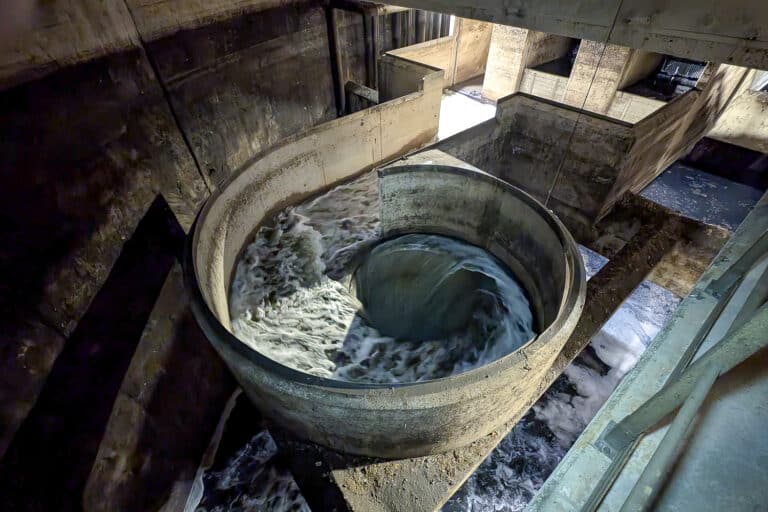 Vidéo | À 30 mètres de profondeur, opération exceptionnelle pour curer le bassin Ganay
