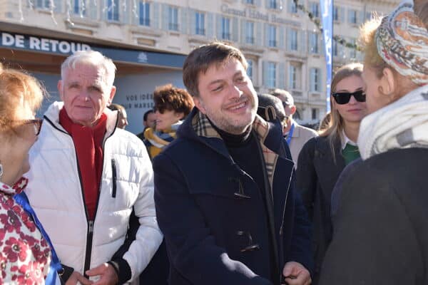 benoit-payan-vieux-port-discussion-marseille