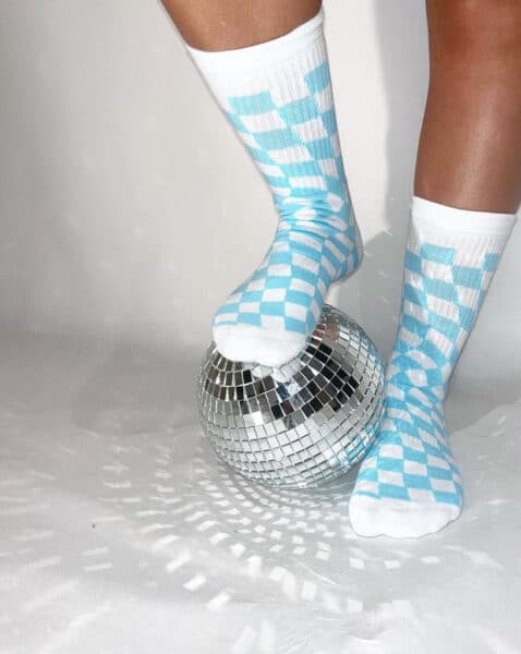 Bensa, Bensa, une Marseillaise lance sa marque de chaussettes ins&eacute;parables, Made in Marseille