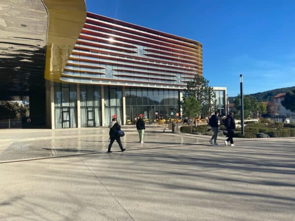 bibliotheque-universitaire-fenouilleres-aix-maroine-jit